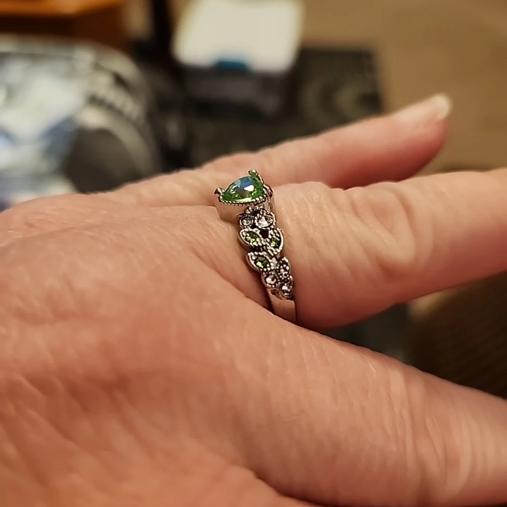 Heart shaped green stone silver Plated Ring